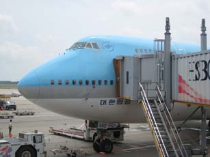 8��3����s�@